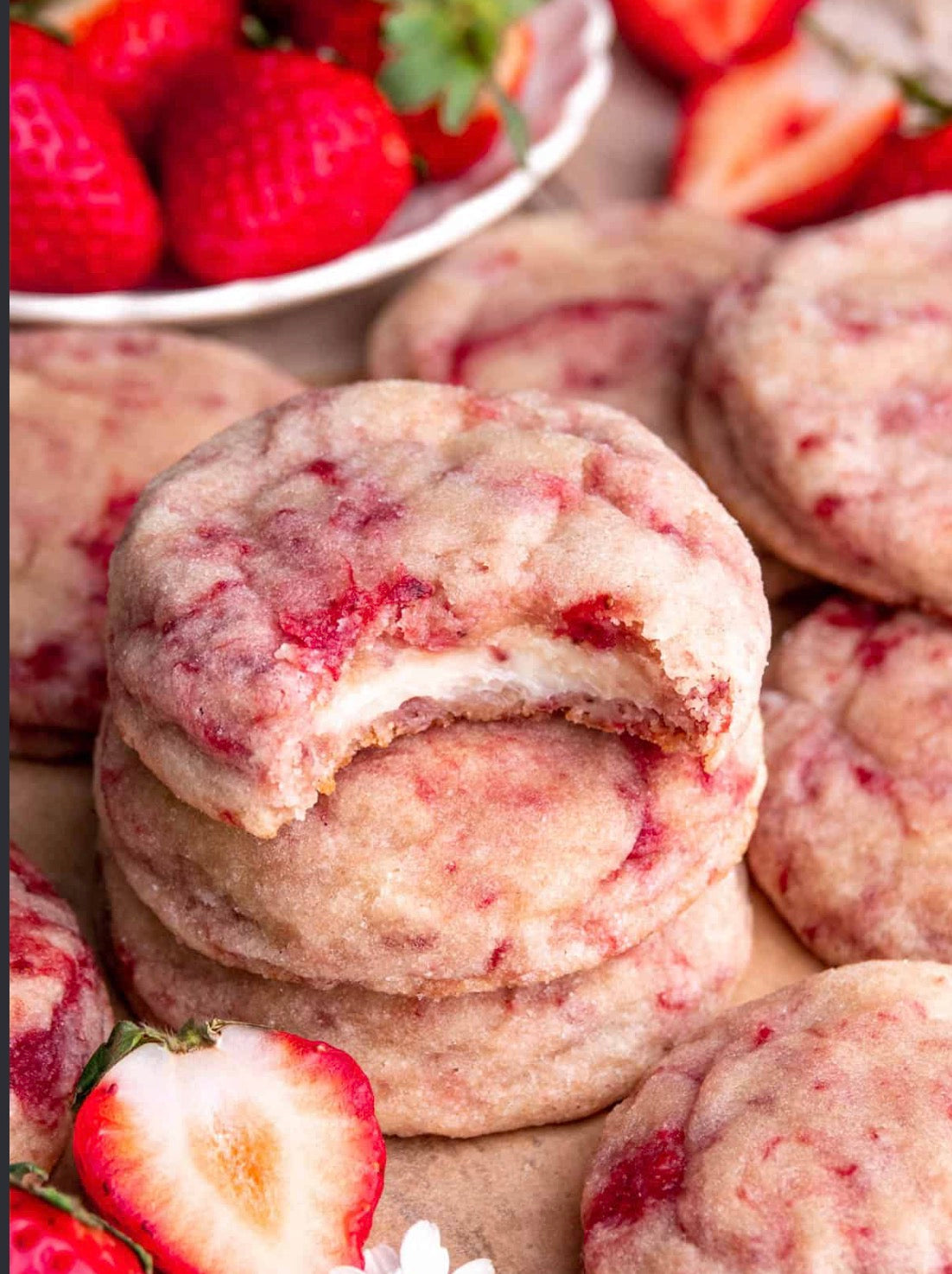 Strawberry cheesecake cookies